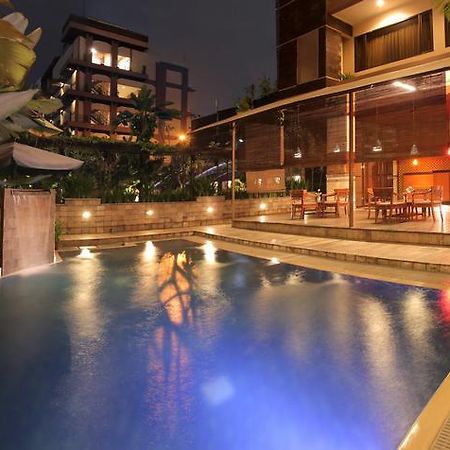 Bali World Hotel Bandung Exterior foto