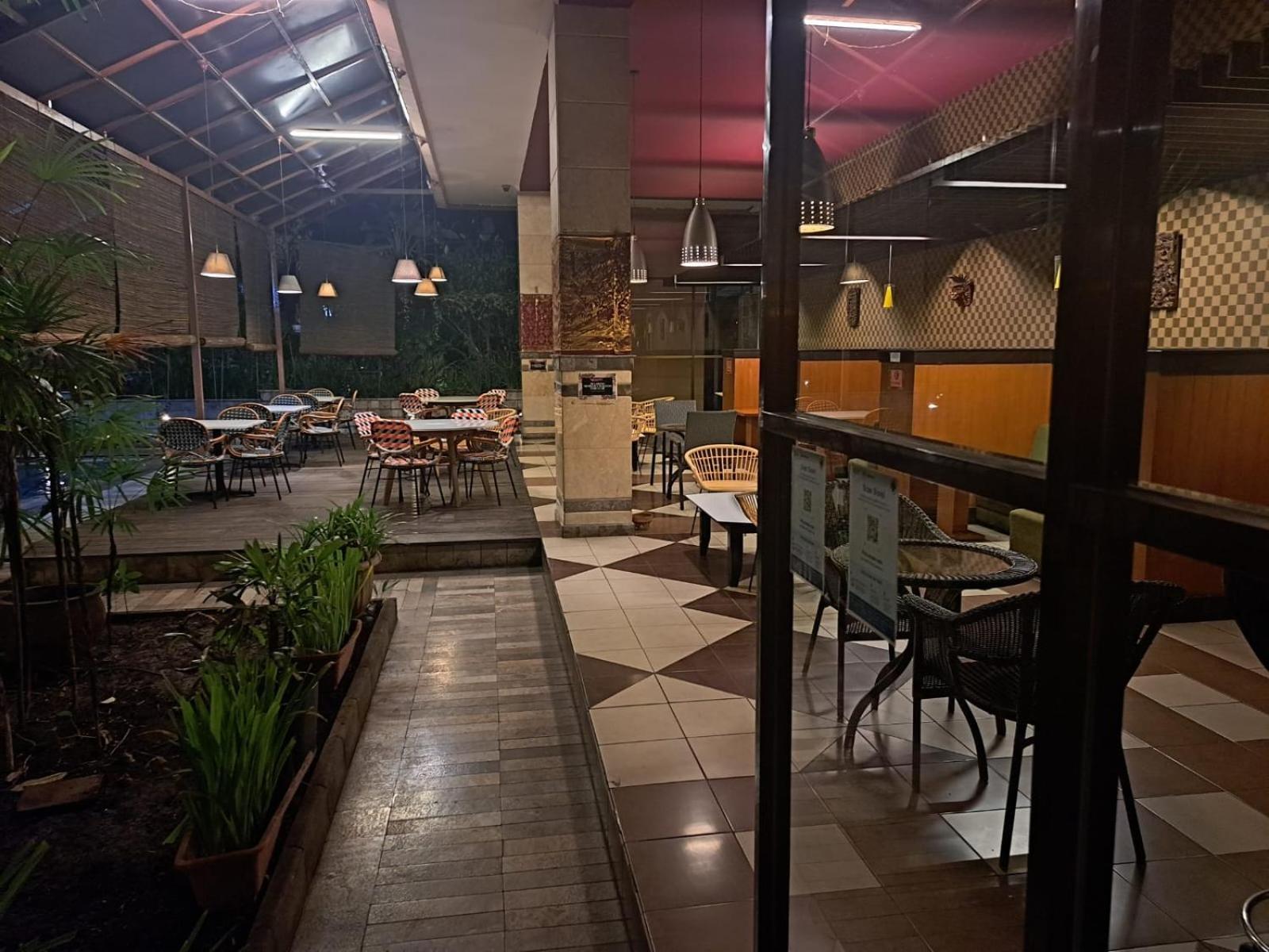 Bali World Hotel Bandung Exterior foto